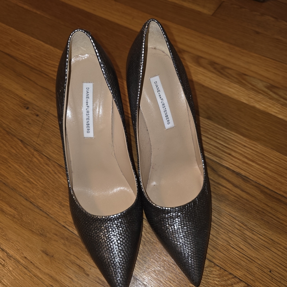 Diane von Furstenberg DVF Silver and Black Women's Shoes, Like New